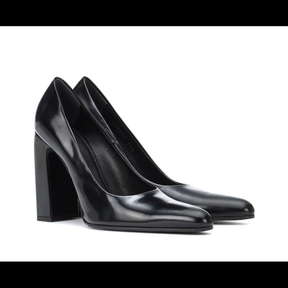 Black leather pumps - Picture 2 of 6